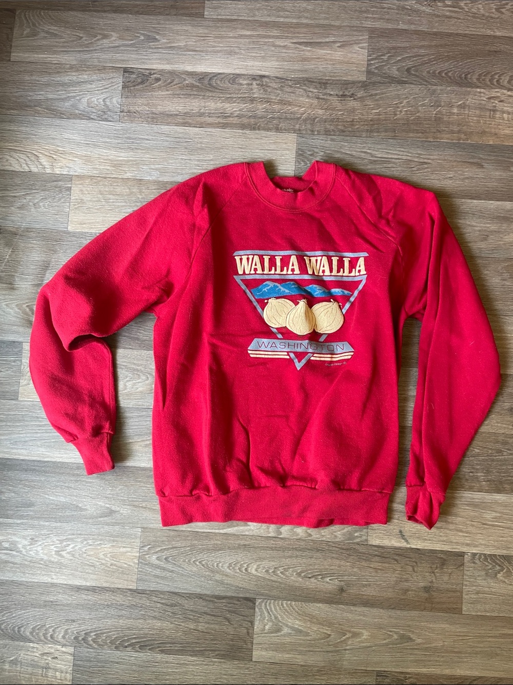Walla Walla Washington Red Graphic Crewneck Sweatshirt
